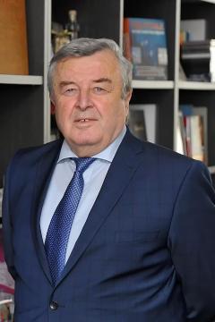 dr Veselin Vukotić